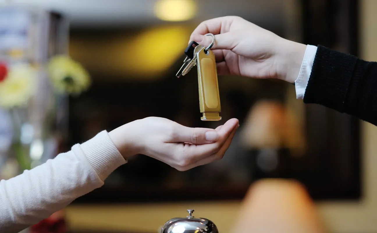 Top 6 Services for Renting Cars, RVs, and Hotels Across the Globe