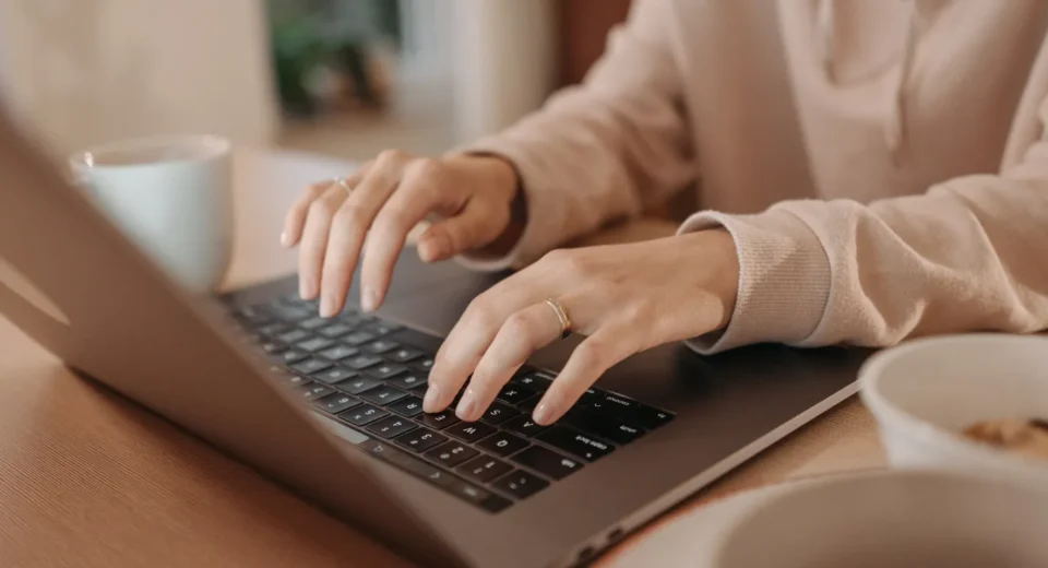 Top 6 Laptops That Balance Speed, Style, and Battery Life